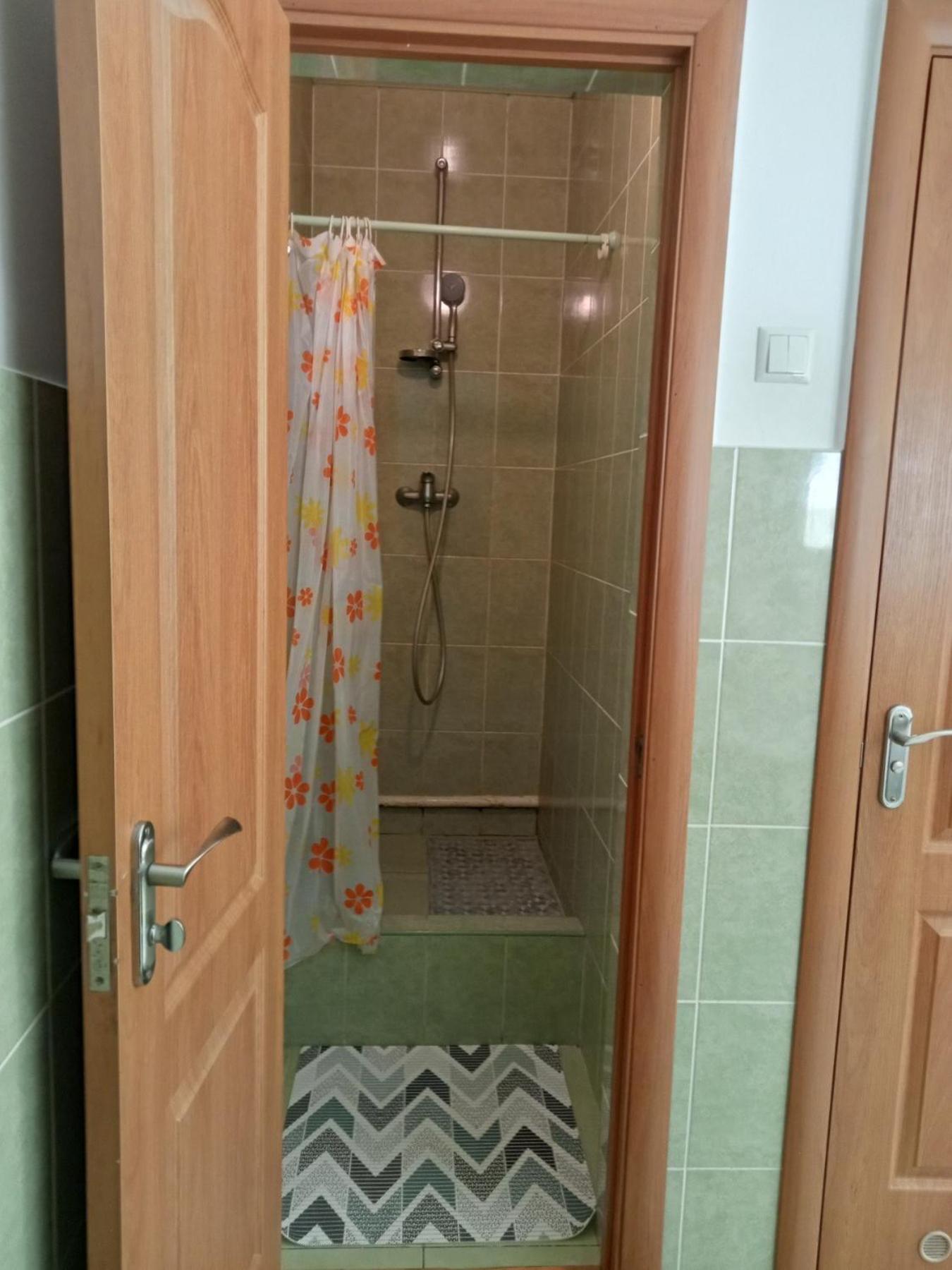 Hostel Iskra Lviv Extérieur photo