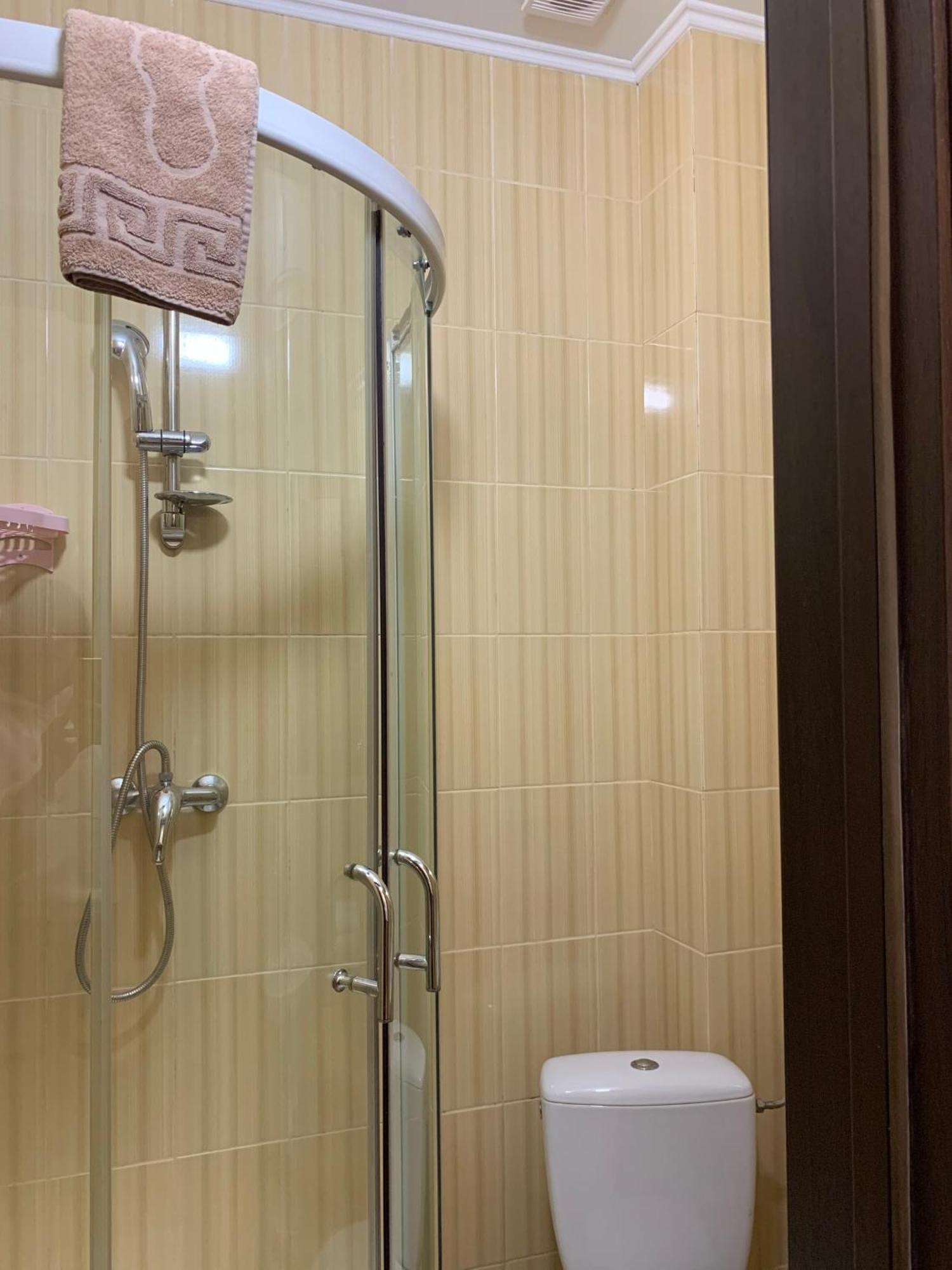 Hostel Iskra Lviv Extérieur photo
